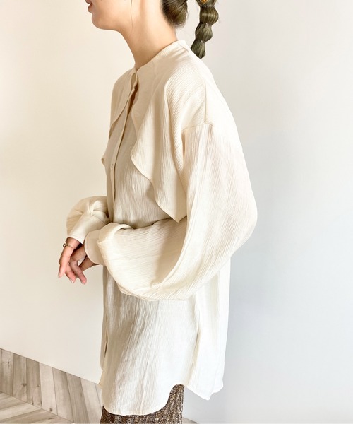 y/m by RIKA（イムバイリカ）の「楊柳ケープシャツ（シャツ/ブラウス・レディース・アイボリー/ブラック・FREE）」の6枚目の写真