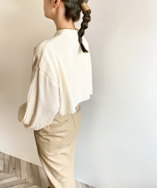 y/m by RIKA（イムバイリカ）の「楊柳ケープシャツ（シャツ/ブラウス・レディース・アイボリー/ブラック・FREE）」の15枚目の写真