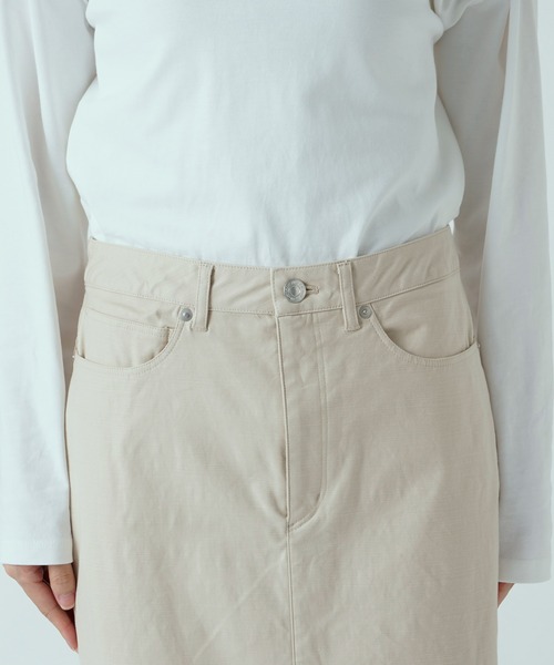 RIVE DROITE(リヴドロワ)の「こなれた雰囲気のある一枚 バックサテンロングスカート(スカート・レディース・ベージュ系その他/バーガンディー・36/38)」の3枚目の写真