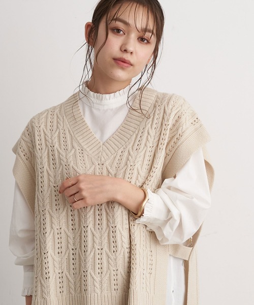 earth music&ecology（アースミュージックアンドエコロジー）の「透かし編ニットベスト ＊（ベスト・レディース・アイボリー/ブラック/ブラウン・FREE）」の2枚目の写真