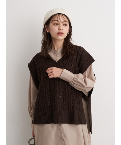 earth music&ecology（アースミュージックアンドエコロジー）の「透かし編ニットベスト ＊（ベスト・レディース・アイボリー/ブラック/ブラウン・FREE）」の5枚目の写真