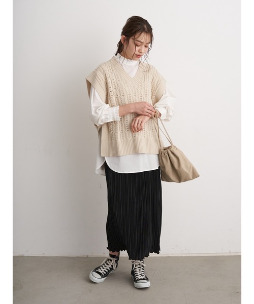 earth music&ecology（アースミュージックアンドエコロジー）の「透かし編ニットベスト ＊（ベスト・レディース・アイボリー/ブラック/ブラウン・FREE）」の16枚目の写真