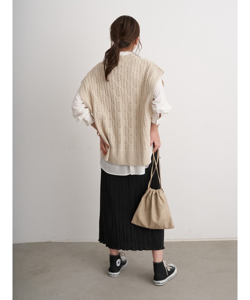 earth music&ecology（アースミュージックアンドエコロジー）の「透かし編ニットベスト ＊（ベスト・レディース・アイボリー/ブラック/ブラウン・FREE）」の7枚目の写真