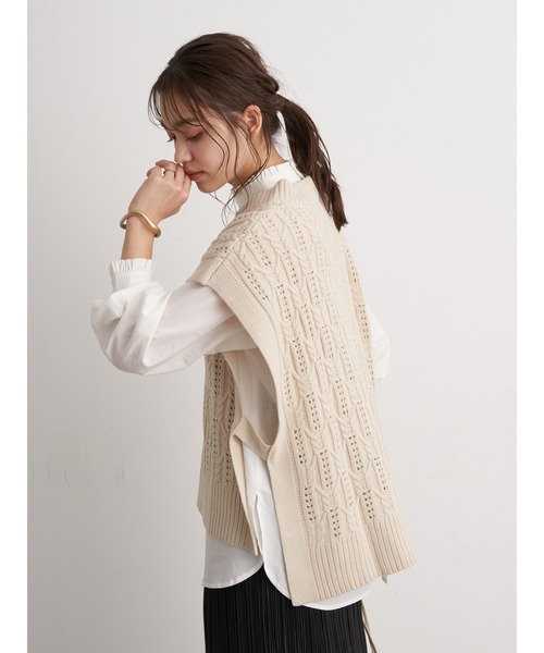 earth music&ecology（アースミュージックアンドエコロジー）の「透かし編ニットベスト ＊（ベスト・レディース・アイボリー/ブラック/ブラウン・FREE）」の8枚目の写真