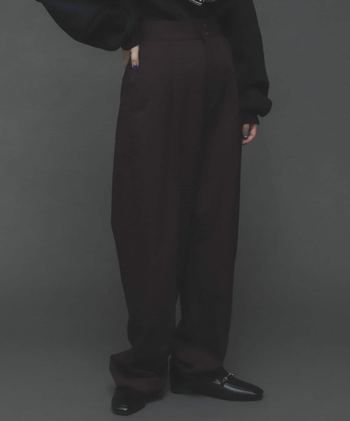 SENSE OF PLACE by URBAN RESEARCH(センスオブプレイスバイアーバンリサーチ)の「ハイウエストタックストレートパンツ(その他パンツ・レディース・アイボリー/ブラウン/ブラック・SMALL/MEDIUM/LARGE)」の5枚目の写真