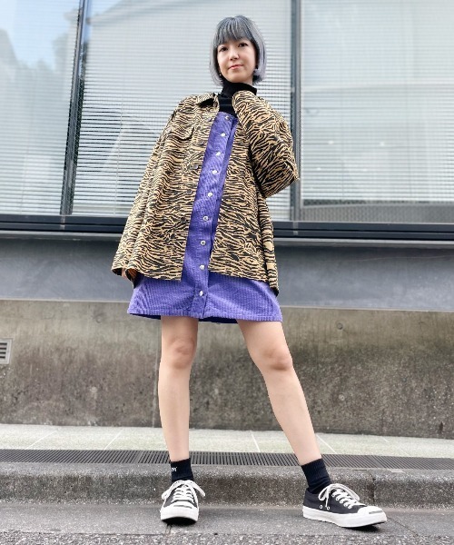 Candy Stripper(キャンディストリッパー)の「CND CORDUROY ワンピース(ジャンパースカート・レディース・ブラック/パープル/アイボリー・2)」の7枚目の写真