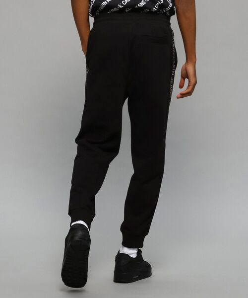 Calvin Klein(カルバン・クライン)の「A ロゴ ジャカード スウェットパンツ(スウェットパンツ・メンズ・ブラック・L/S/M)」の5枚目の写真