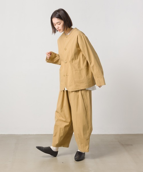 OMNES（オムネス）の「ウォッシュ加工ダンプ ノーカラージャケット（ノーカラージャケット・レディース・ライトグレー/ブラック/桜/ベージュ/カーキ系1・FREE）」の17枚目の写真