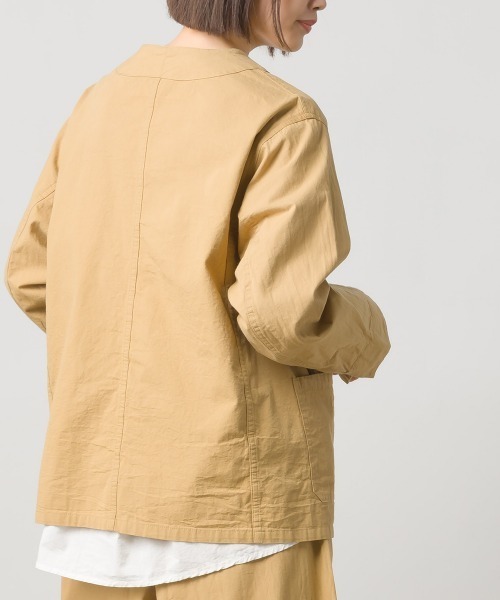 OMNES（オムネス）の「ウォッシュ加工ダンプ ノーカラージャケット（ノーカラージャケット・レディース・ライトグレー/ブラック/桜/ベージュ/カーキ系1・FREE）」の18枚目の写真