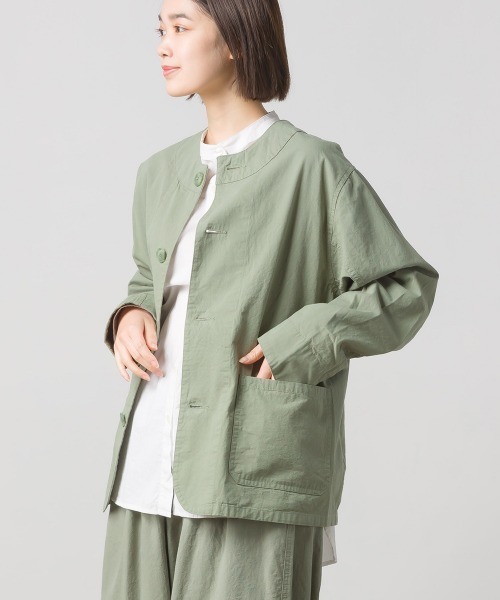 OMNES（オムネス）の「ウォッシュ加工ダンプ ノーカラージャケット（ノーカラージャケット・レディース・ライトグレー/ブラック/桜/ベージュ/カーキ系1・FREE）」の21枚目の写真