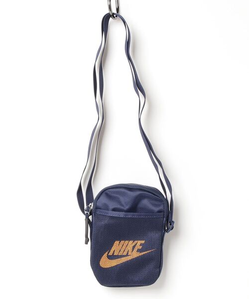 【新品】NIKE ボディバッグ　スリングバッグ　ネイビー NIKE（ナイキ）の「NIKE/ナイキ ヘリテージ スモール アイテム（ボディ