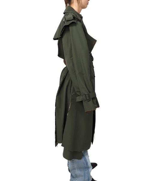 Maison MIHARA YASUHIRO(メゾンミハラヤスヒロ)の「Slide Piece Trench Coat(トレンチコート・レディース・ホワイト・38)」の8枚目の写真