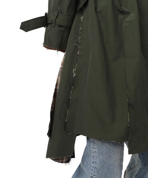 Maison MIHARA YASUHIRO(メゾンミハラヤスヒロ)の「Slide Piece Trench Coat(トレンチコート・レディース・ホワイト・38)」の11枚目の写真