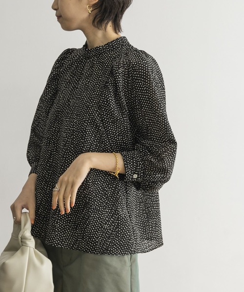 URBAN RESEARCH（アーバンリサーチ）の「ランダムドットボリュームスリーブブラウス（シャツ/ブラウス・レディース・ホワイト系その他/ブラック系その他・FREE）」の11枚目の写真