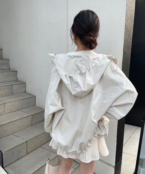 one after another NICE CLAUP(ワンアフターアナザーナイスクラップ)の「プリーツショートパンツ(その他パンツ・レディース・ブラック/ベージュ/アイボリー・FREE)」の5枚目の写真