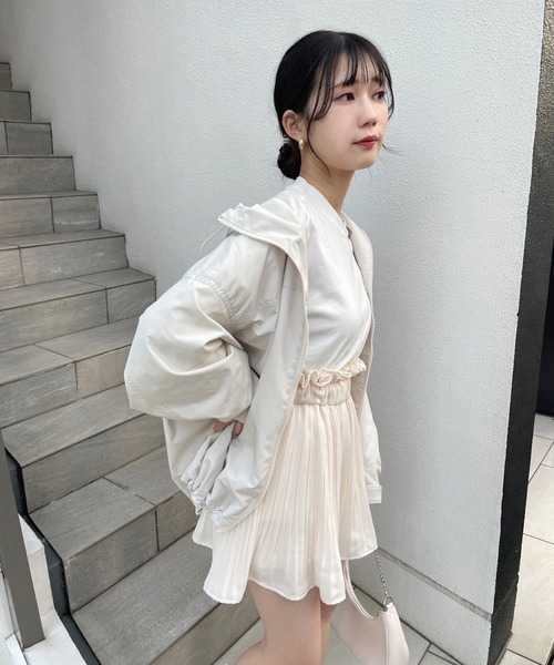 one after another NICE CLAUP(ワンアフターアナザーナイスクラップ)の「プリーツショートパンツ(その他パンツ・レディース・ブラック/ベージュ/アイボリー・FREE)」の6枚目の写真