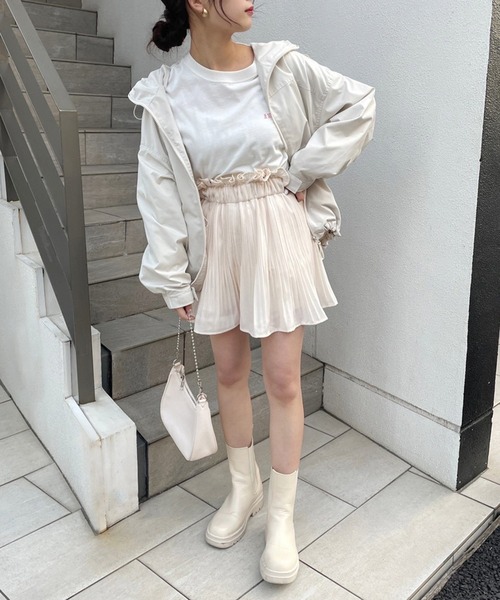 one after another NICE CLAUP(ワンアフターアナザーナイスクラップ)の「プリーツショートパンツ(その他パンツ・レディース・ブラック/ベージュ/アイボリー・FREE)」の8枚目の写真