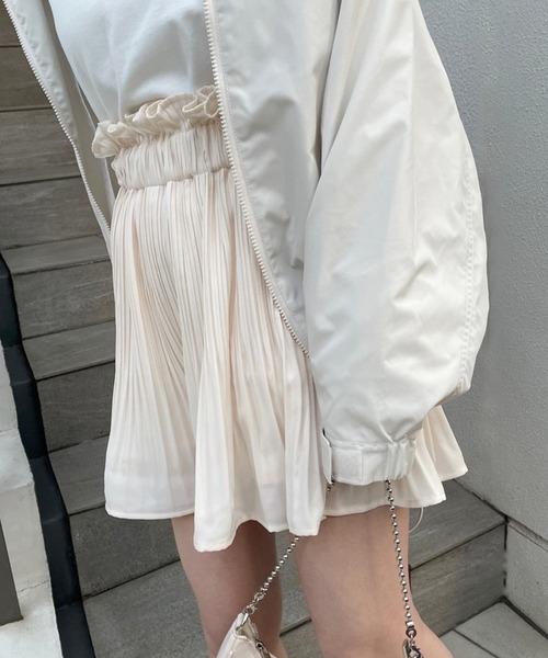 one after another NICE CLAUP(ワンアフターアナザーナイスクラップ)の「プリーツショートパンツ(その他パンツ・レディース・ブラック/ベージュ/アイボリー・FREE)」の9枚目の写真