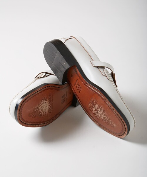 Firsthand（ファーストハンド）の「Firsthand/ファーストハンド ARTESANOS / アルテサノス　Tストラップローファー（ローファー・レディース・ホワイト/ブラック・38/37/36）」の6枚目の写真