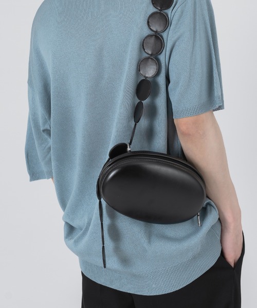 FOLLOWIN（フォロウィン）の「3WAYラウンドショルダーバッグ（ショルダーバッグ・レディース・ブラック・ONE SIZE）」の3枚目の写真