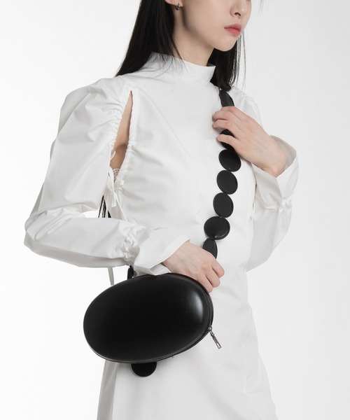 FOLLOWIN（フォロウィン）の「3WAYラウンドショルダーバッグ（ショルダーバッグ・レディース・ブラック・ONE SIZE）」の14枚目の写真