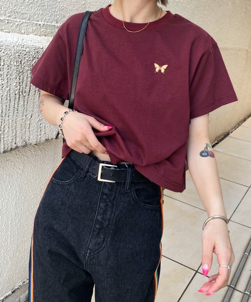 WHO'S WHO gallery（フーズフーギャラリー）の「GLITTERバタフライコンパクトTEE（Tシャツ/カットソー・レディース・ボルドー/アッシュグレー/サックスブルー/ブラック/オフホワイト・FREE）」の21枚目の写真