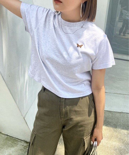 WHO'S WHO gallery（フーズフーギャラリー）の「GLITTERバタフライコンパクトTEE（Tシャツ/カットソー・レディース・ボルドー/アッシュグレー/サックスブルー/ブラック/オフホワイト・FREE）」の6枚目の写真