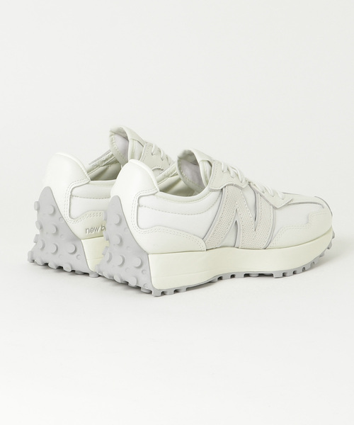 NEW BALANCE（ニューバランス）の「MS327（スニーカー・メンズ・ホワイト・24.5cm/26.5cm/26.0cm/28.0cm/28.5cm/27.0cm/24.0cm/23.0cm/29.0cm/25.5cm/25.0cm/27.5cm/23.5cm/22.5cm）」の2枚目の写真
