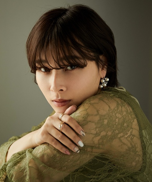 niana（ニアナ）の「ジャスマンパールピアス（ピアス（両耳用）・レディース・ベージュ/シルバー・FREE）」の6枚目の写真