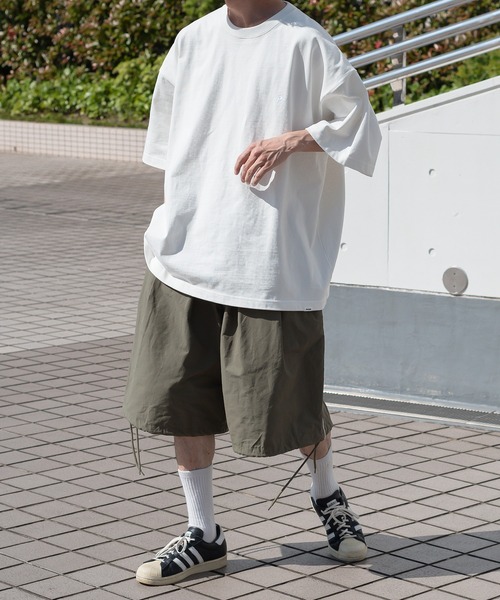 Perushu(ペルーシュ)の「ワンポイントロゴ刺繍Tシャツ(Tシャツ/カットソー・メンズ・オフホワイト/オリーブ/ブルーグレー/グレイッシュベージュ・MEDIUM/LARGE)」の6枚目の写真
