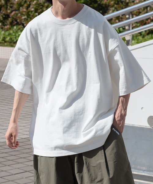 Perushu(ペルーシュ)の「ワンポイントロゴ刺繍Tシャツ(Tシャツ/カットソー・メンズ・オフホワイト/オリーブ/ブルーグレー/グレイッシュベージュ・MEDIUM/LARGE)」の10枚目の写真