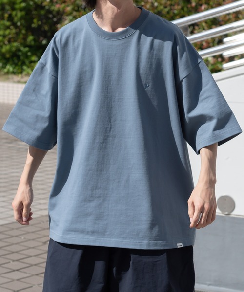 Perushu(ペルーシュ)の「ワンポイントロゴ刺繍Tシャツ(Tシャツ/カットソー・メンズ・オフホワイト/オリーブ/ブルーグレー/グレイッシュベージュ・MEDIUM/LARGE)」の17枚目の写真