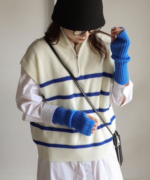 COURO（コウロ）の「ハーフジップニットベスト（ベスト・レディース・レッド/ブルー/ブラック/ピンク/アイボリー系/ホワイト×レッド/ホワイト×ブルー/ホワイト×ピンク・FREE）」の2枚目の写真