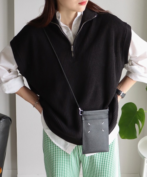 COURO（コウロ）の「ハーフジップニットベスト（ベスト・レディース・レッド/ブルー/ブラック/ピンク/アイボリー系/ホワイト×レッド/ホワイト×ブルー/ホワイト×ピンク・FREE）」の4枚目の写真