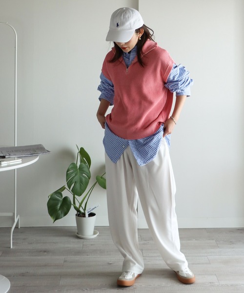 COURO（コウロ）の「ハーフジップニットベスト（ベスト・レディース・レッド/ブルー/ブラック/ピンク/アイボリー系/ホワイト×レッド/ホワイト×ブルー/ホワイト×ピンク・FREE）」の9枚目の写真