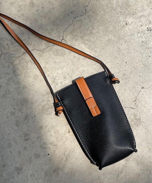 prose verse（プロズヴェール）の「バイカラーポシェット（ショルダーバッグ・レディース・キャメル/ブラック・MEDIUM）」の7枚目の写真