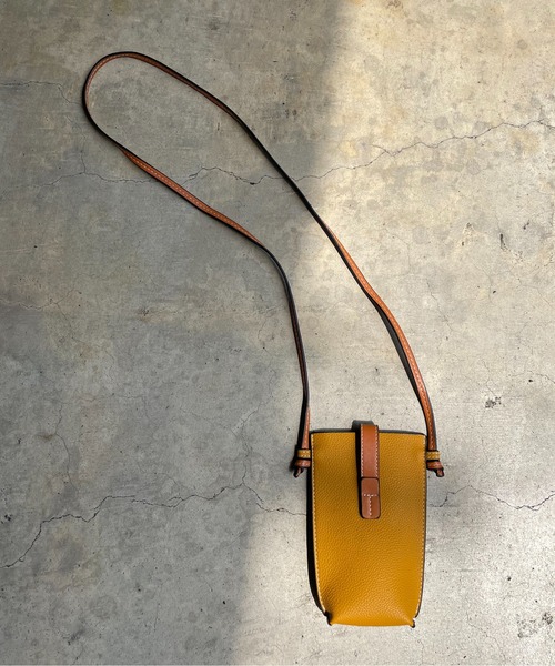 prose verse（プロズヴェール）の「バイカラーポシェット（ショルダーバッグ・レディース・キャメル/ブラック・MEDIUM）」の8枚目の写真