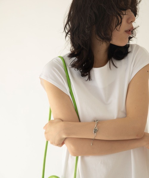 marjour（マージュール）の「[NICKEL FREE]PLATE BRECELET（ブレスレット・レディース・シルバー・FREE）」の2枚目の写真