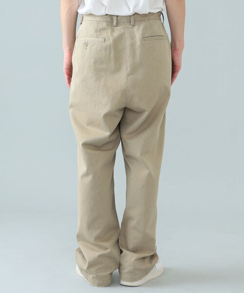 BEAMS(ビームス)の「BEAMS / フェード ワイド チノパンツ(チノパンツ・メンズ・ネイビー/ブラウン系その他3・S/M/L/XL)」の12枚目の写真