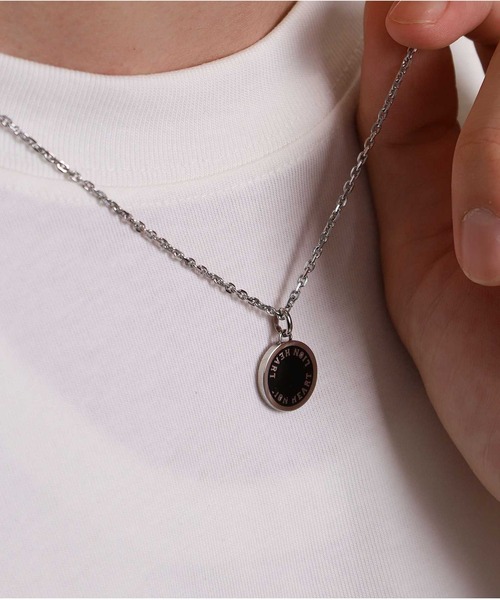 LION HEART（ライオンハート）の「【限定展開】“LH-1”サークルコインネックレス/サージカルステンレス（金属アレルギー対応）【LION HEART / ライオンハート】（ネックレス・メンズ・シルバー×ブラック・50cm）」の6枚目の写真