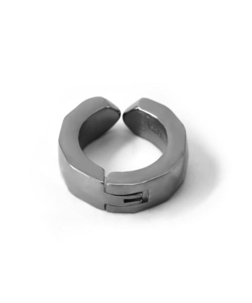 LION HEART（ライオンハート）の「【限定展開】LH-1 カッティングイヤーカフ/サージカルステンレス316L（金属アレルギー対応）（イヤーカフ・メンズ・シルバー/ライトブラック・ONE SIZE）」の8枚目の写真