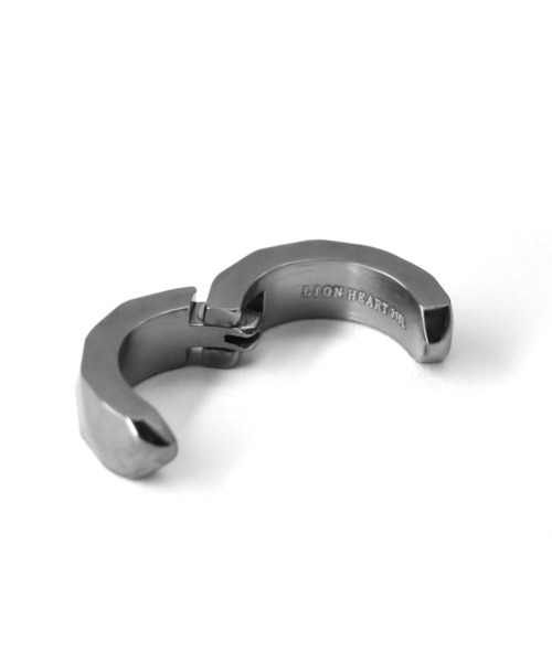 LION HEART（ライオンハート）の「【限定展開】LH-1 カッティングイヤーカフ/サージカルステンレス316L（金属アレルギー対応）（イヤーカフ・メンズ・シルバー/ライトブラック・ONE SIZE）」の10枚目の写真