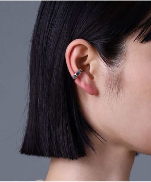 LION HEART（ライオンハート）の「【限定展開】LH-1 カッティングイヤーカフ/サージカルステンレス316L（金属アレルギー対応）（イヤーカフ・メンズ・シルバー/ライトブラック・ONE SIZE）」の18枚目の写真