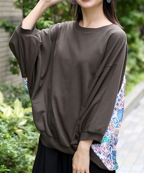 チチカカ（チチカカ）の「kasaneスリーブプルオーバー（スウェット・レディース・オフホワイト/ブルー/ブラウン・FREE）」の3枚目の写真