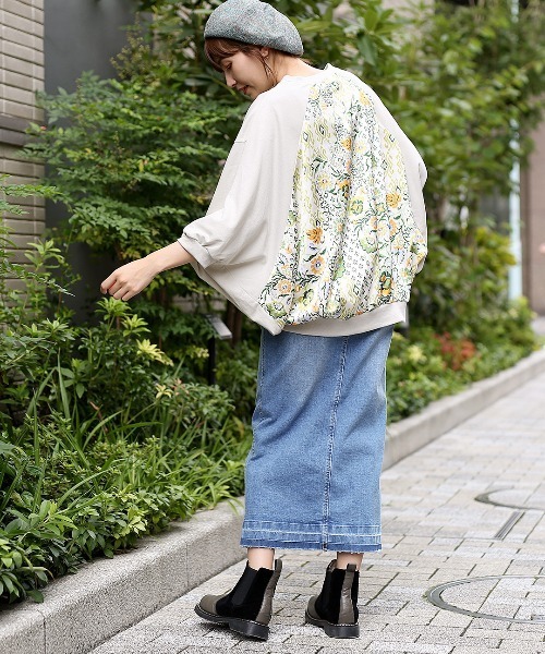 チチカカ（チチカカ）の「kasaneスリーブプルオーバー（スウェット・レディース・オフホワイト/ブルー/ブラウン・FREE）」の4枚目の写真