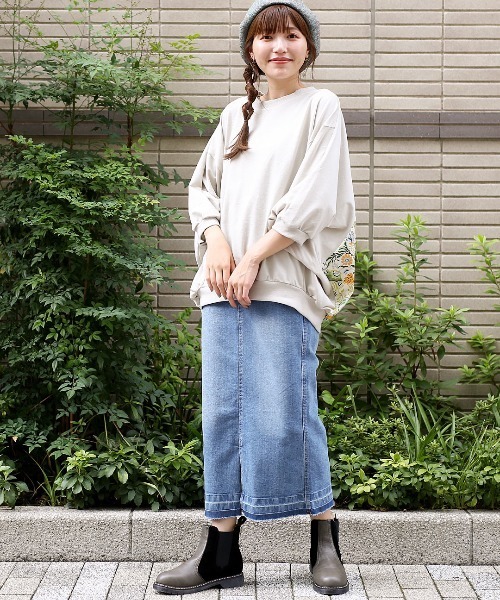 チチカカ（チチカカ）の「kasaneスリーブプルオーバー（スウェット・レディース・オフホワイト/ブルー/ブラウン・FREE）」の5枚目の写真