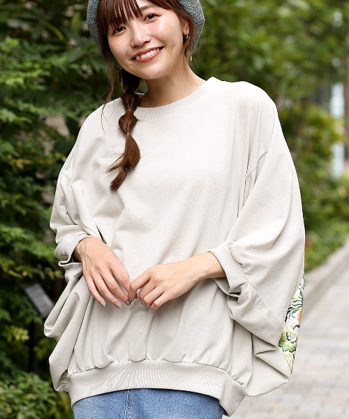 チチカカ（チチカカ）の「kasaneスリーブプルオーバー（スウェット・レディース・オフホワイト/ブルー/ブラウン・FREE）」の6枚目の写真