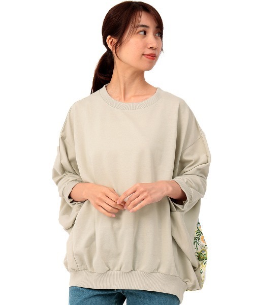 チチカカ（チチカカ）の「kasaneスリーブプルオーバー（スウェット・レディース・オフホワイト/ブルー/ブラウン・FREE）」の11枚目の写真