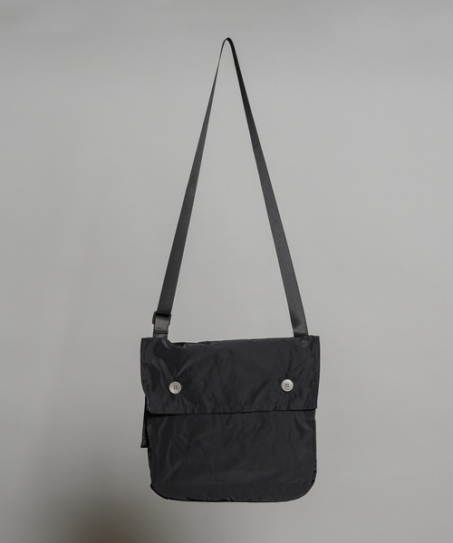 INTER FACTORY（インターファクトリー）の「ファッションインフルエンサー yuuki - compact shoulder bag / コンパクトショルダーバッグ　made in INTER FACTORY（ショルダーバッグ・メンズ・ブラック・FREE）」の15枚目の写真