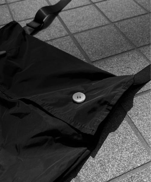 INTER FACTORY（インターファクトリー）の「ファッションインフルエンサー yuuki - compact shoulder bag / コンパクトショルダーバッグ　made in INTER FACTORY（ショルダーバッグ・メンズ・ブラック・FREE）」の19枚目の写真